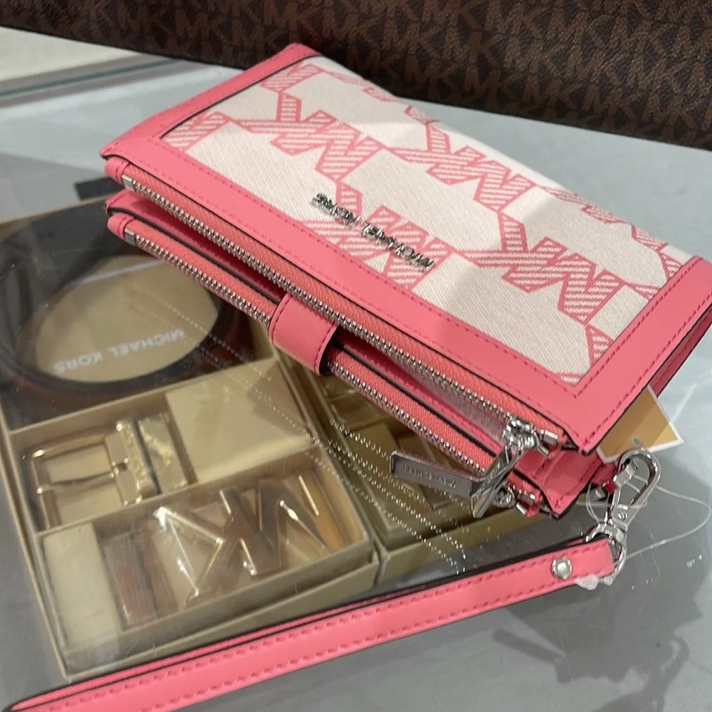 MICHAEL KORS JET SET TRAVEL 35S3GTVW7J LIGHT SAGE LG DOUBLE ZIP WRISTLET-WALLET- - Picture 5 of 16